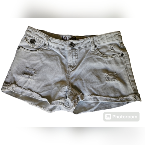 Womens Mudd Light Grey Jean Shorts Size 9 Peace Sign - Picture 1 of 12